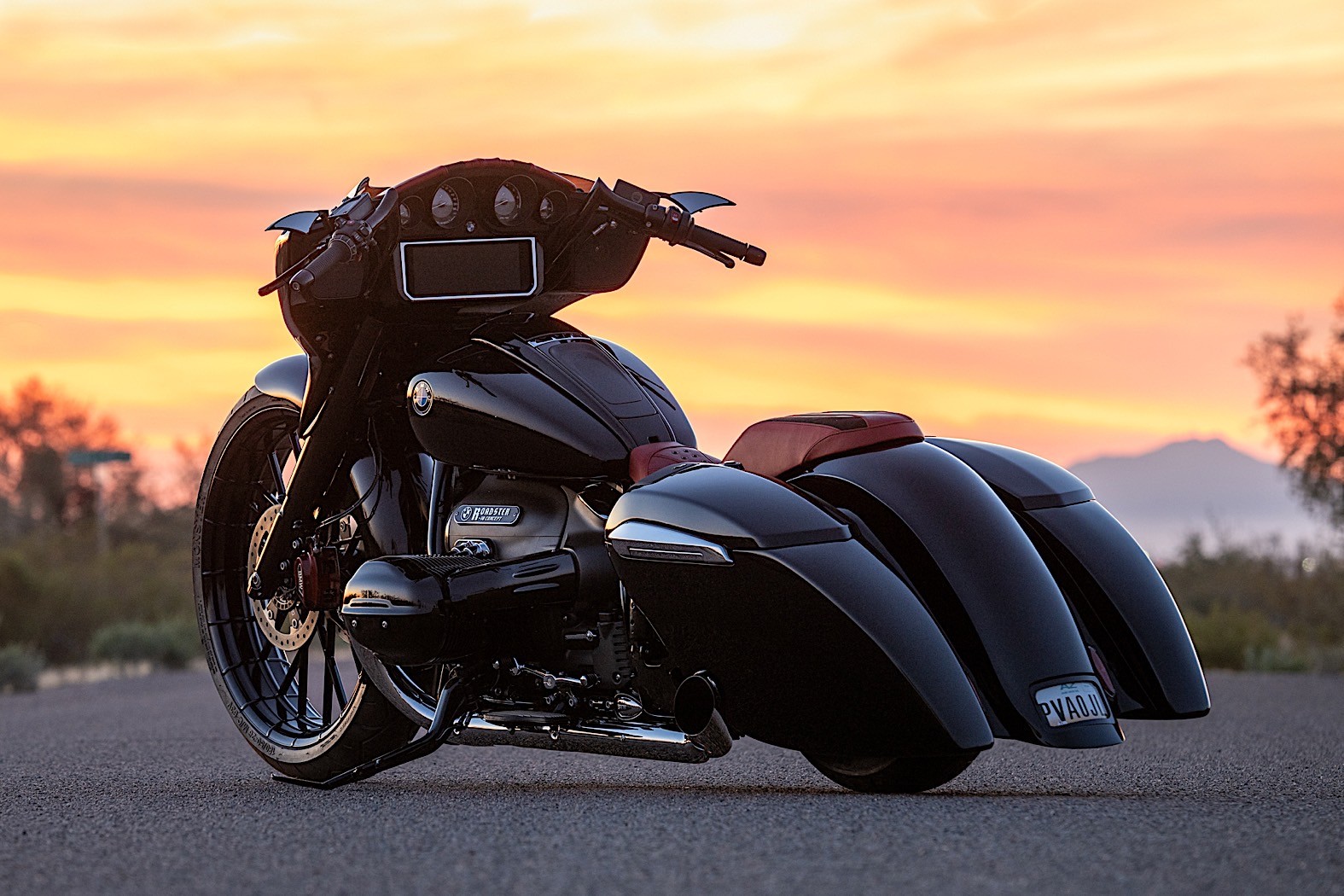 Custom BMW R 18 Inspired by 1950s Lead Sleds Is How You Really Make Harley-Davidson Sweat